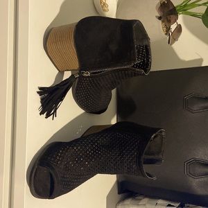 Cute date night heels (they have been used, still in good shape)